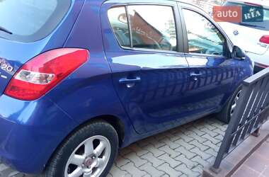 Хетчбек Hyundai i20 2011 в Чернівцях