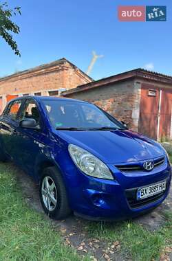 Хэтчбек Hyundai i20 2009 в Полонном