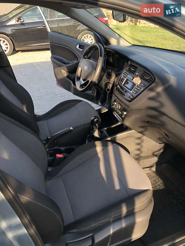 Хэтчбек Hyundai i20 2016 в Дрогобыче