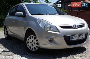Хэтчбек Hyundai i20 2010 в 
