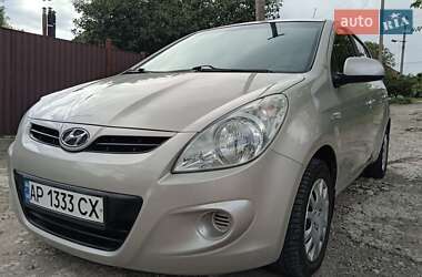 Хэтчбек Hyundai i20 2010 в 