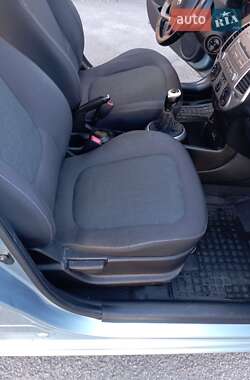 Хэтчбек Hyundai i20 2009 в 