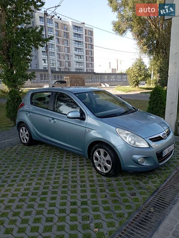 Хэтчбек Hyundai i20 2009 в Тернополе