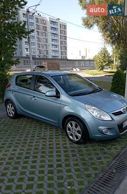 Хэтчбек Hyundai i20 2009 в 