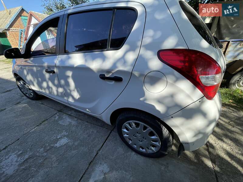 Хэтчбек Hyundai i20 2011 в Виннице
