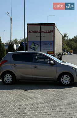 Хэтчбек Hyundai i20 2012 в 