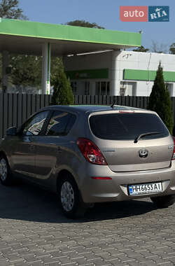 Хэтчбек Hyundai i20 2012 в 