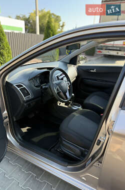 Хэтчбек Hyundai i20 2012 в 