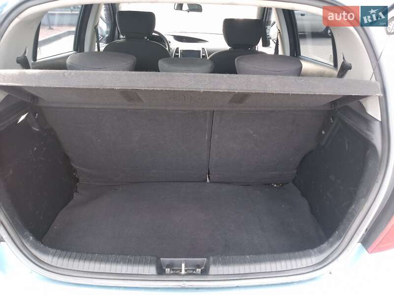 Хэтчбек Hyundai i20 2011 в Киеве