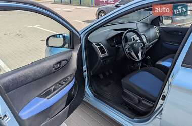 Хетчбек Hyundai i20 2010 в 