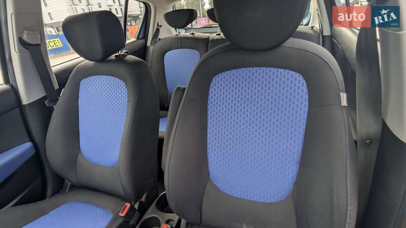 Хэтчбек Hyundai i20 2010 в Тернополе