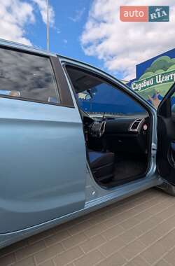 Хетчбек Hyundai i20 2010 в 
