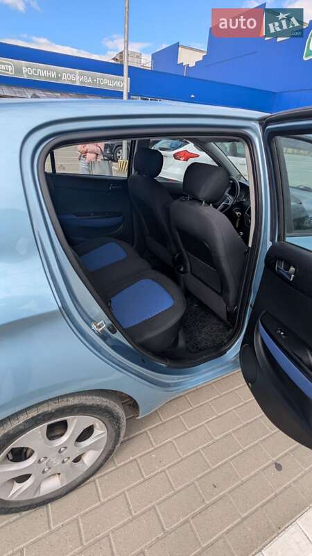 Хэтчбек Hyundai i20 2010 в Тернополе