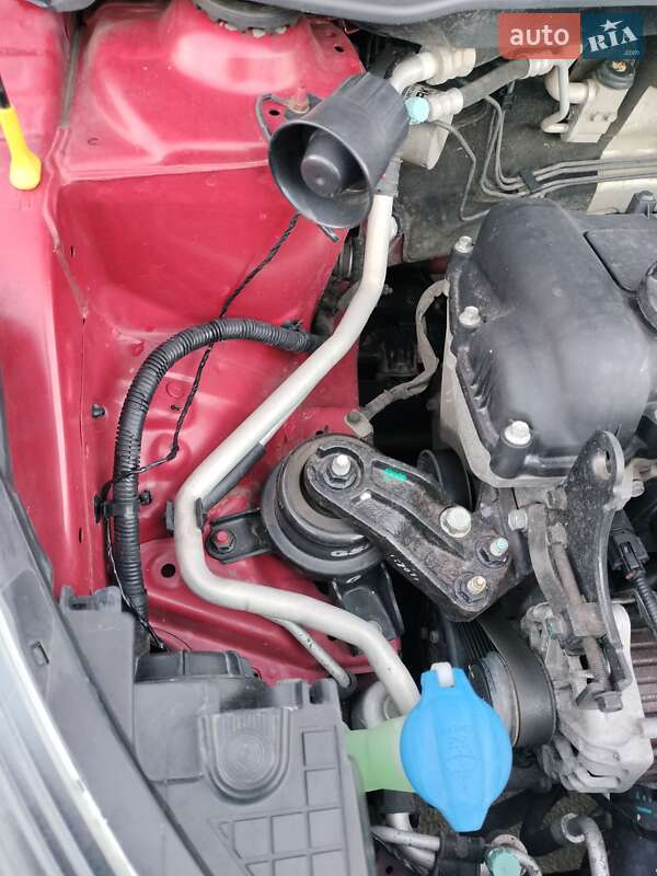 Хетчбек Hyundai i20 2014 в Кривому Розі фото 13 Хетчбек Hyundai i20 2014 в Кривому Розі