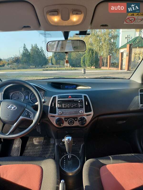 Хетчбек Hyundai i20 2014 в Кривому Розі фото 5 Хетчбек Hyundai i20 2014 в Кривому Розі