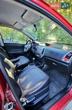 Хэтчбек Hyundai i20 2009 в 