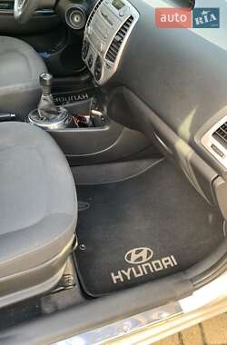 Хэтчбек Hyundai i20 2011 в 