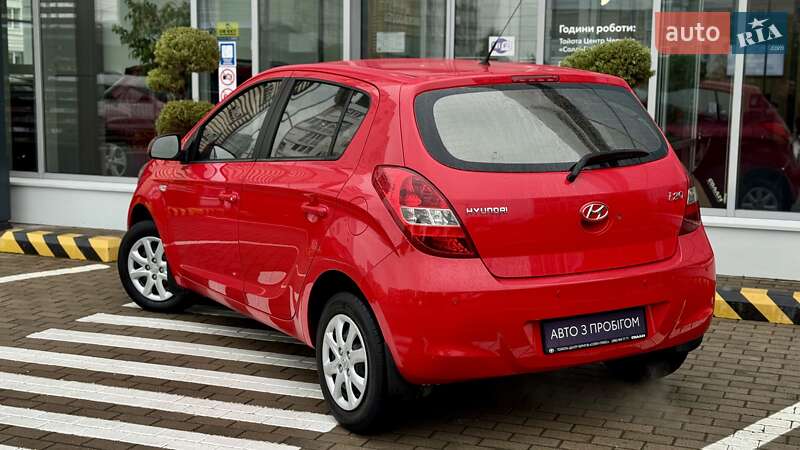 Хэтчбек Hyundai i20 2011 в Чернигове