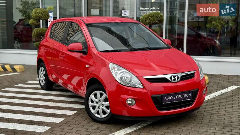 Хэтчбек Hyundai i20 2011 в Чернигове
