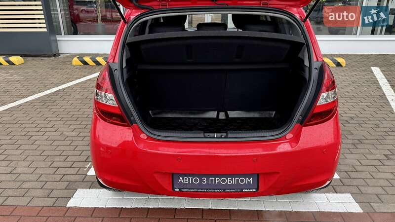 Хэтчбек Hyundai i20 2011 в Чернигове
