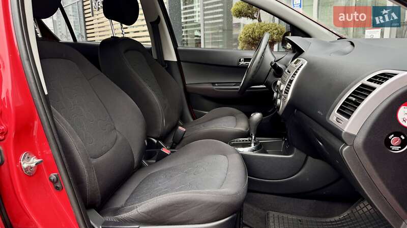 Хэтчбек Hyundai i20 2011 в Чернигове