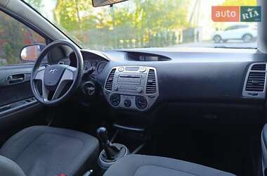 Хэтчбек Hyundai i20 2012 в 