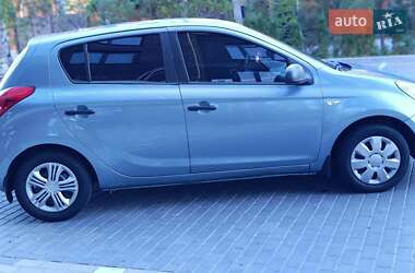 Хэтчбек Hyundai i20 2012 в 