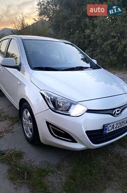 Хэтчбек Hyundai i20 2013 в 