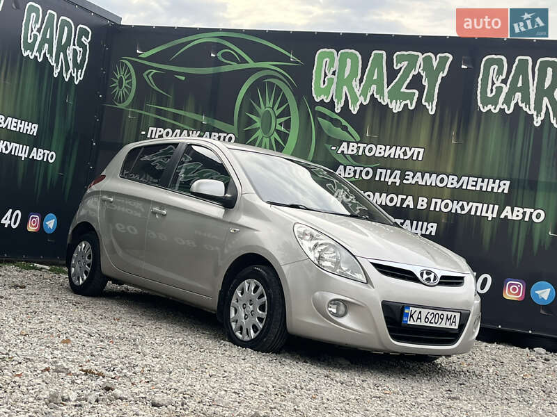 Хэтчбек Hyundai i20 2011 в Харькове