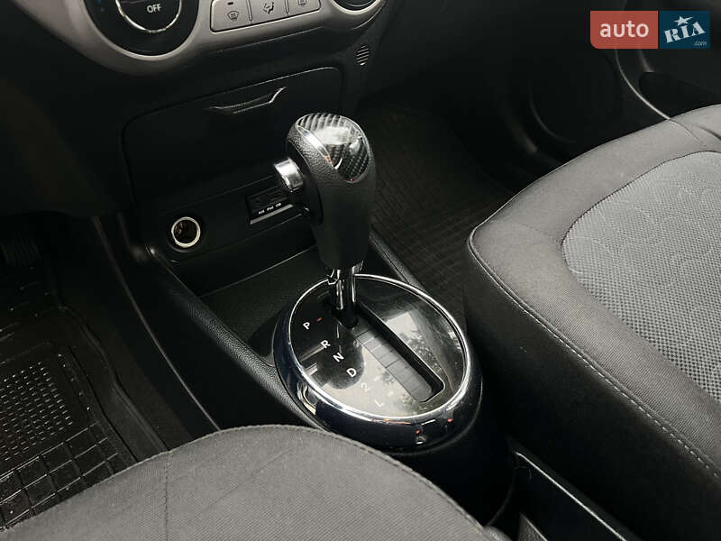 Хэтчбек Hyundai i20 2011 в Харькове