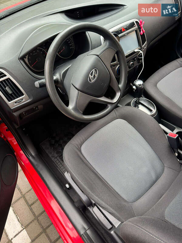 Хэтчбек Hyundai i20 2014 в Львове
