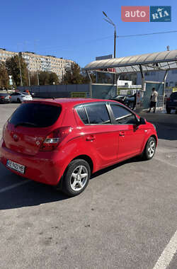 Хетчбек Hyundai i20 2011 в Кривому Розі
