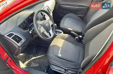 Хэтчбек Hyundai i20 2014 в 