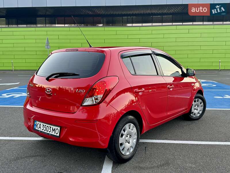 Хэтчбек Hyundai i20 2014 в Киеве фото 15 Хэтчбек Hyundai i20 2014 в Киеве