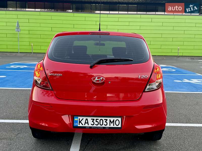 Хэтчбек Hyundai i20 2014 в Киеве фото 21 Хэтчбек Hyundai i20 2014 в Киеве