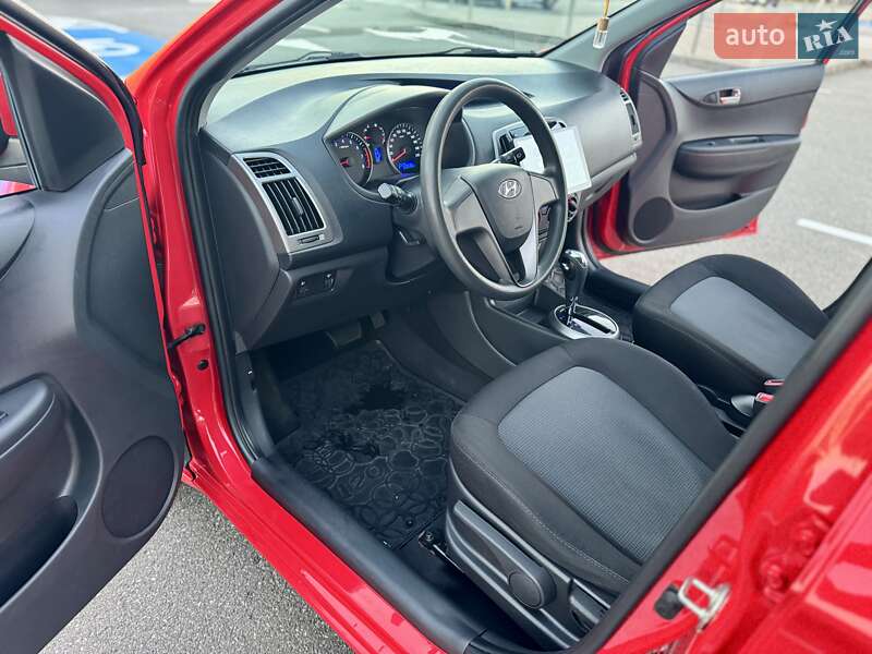 Хэтчбек Hyundai i20 2014 в Киеве фото 28 Хэтчбек Hyundai i20 2014 в Киеве