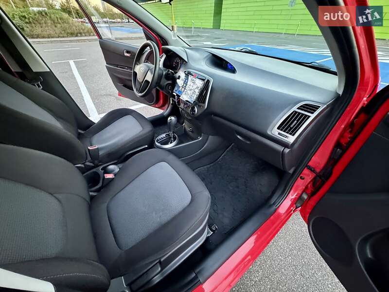 Хэтчбек Hyundai i20 2014 в Киеве фото 41 Хэтчбек Hyundai i20 2014 в Киеве