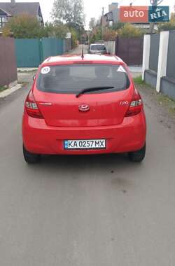 Хэтчбек Hyundai i20 2011 в 