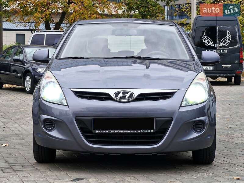 Хэтчбек Hyundai i20 2012 в Днепре
