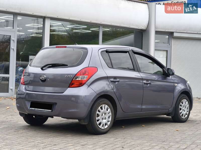 Хэтчбек Hyundai i20 2012 в Днепре