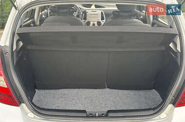 Хэтчбек Hyundai i20 2011 в 