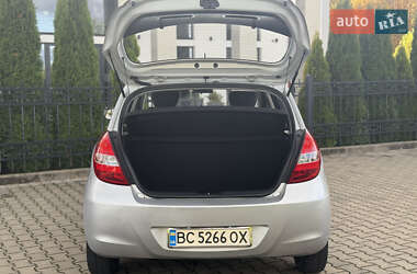 Хэтчбек Hyundai i20 2011 в 