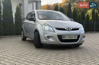 Хэтчбек Hyundai i20 2011 в 