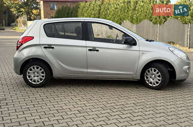 Хэтчбек Hyundai i20 2011 в 