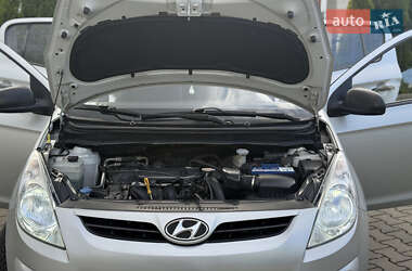 Хэтчбек Hyundai i20 2011 в 