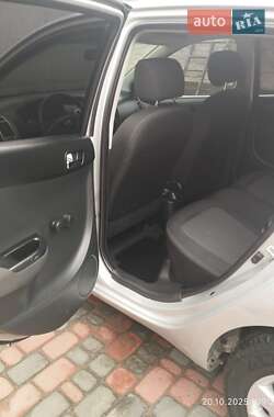 Хетчбек Hyundai i20 2012 в  фото 2 Хетчбек Hyundai i20 2012 в