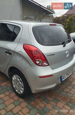 Хетчбек Hyundai i20 2012 в  фото 4 Хетчбек Hyundai i20 2012 в
