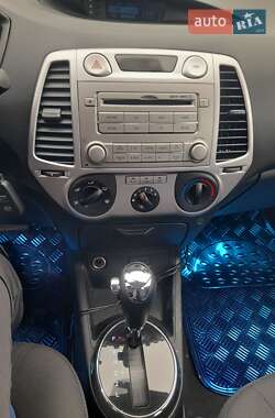 Хетчбек Hyundai i20 2012 в 
