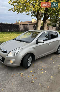Хэтчбек Hyundai i20 2011 в Кременчуге Хэтчбек Hyundai i20 2011 в Кременчуге