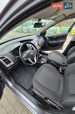 Хетчбек Hyundai i20 2011 в 